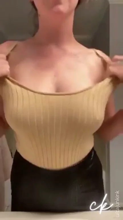 5'3" DDs are such handfuls! (oc)