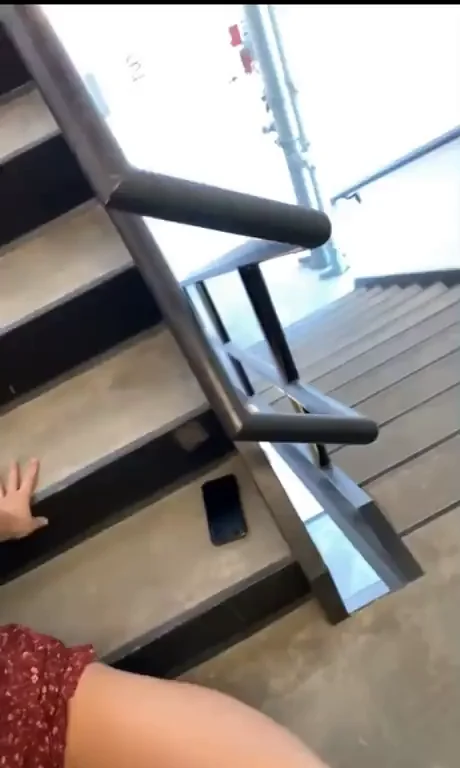Mia Melano's Stairwell Deepthroat Slurp 😈🍆💦