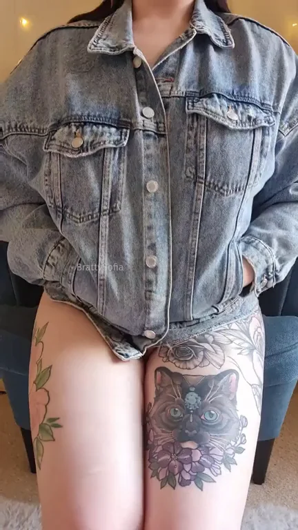 I may not have the perkiest boobs but they're very bouncy