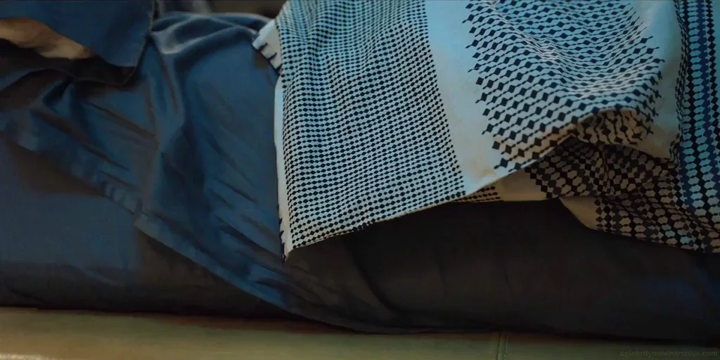 Jerk to Anna Kendrick's Petite Body in Bed