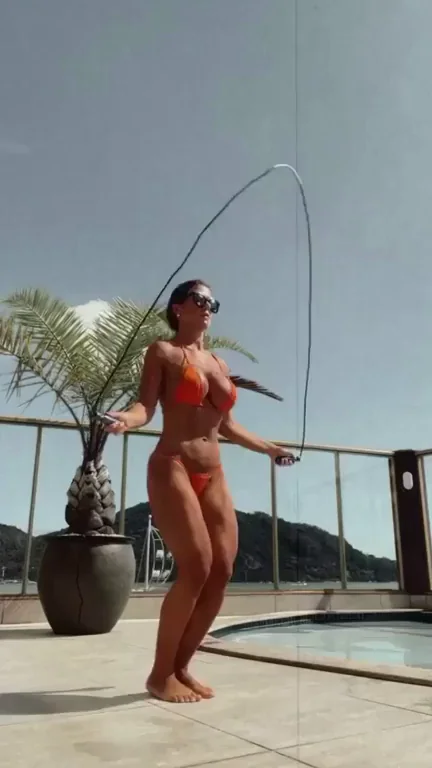 Vanessa Vailatti [gif]