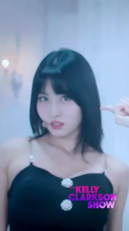 TWICE - Momo