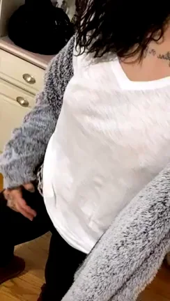 Sculpted Abs Tease: Furry Sweater Slut Flexes Her Ripped Core