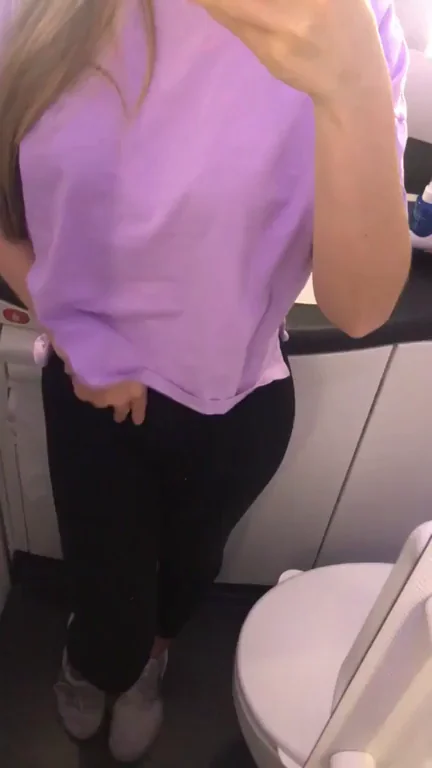 Would you have fucked this German slim thick babe on the plane??