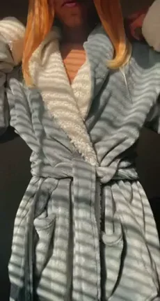 Thick Ebony Babe Drops Her Robe, Teasing Pussy & Tits in Sunlight Rays 🔥🍑