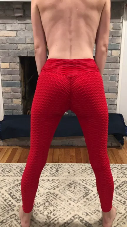 I maybe a 33y/o Petite MIL[F] but is my Mom booty bigger than what you thought