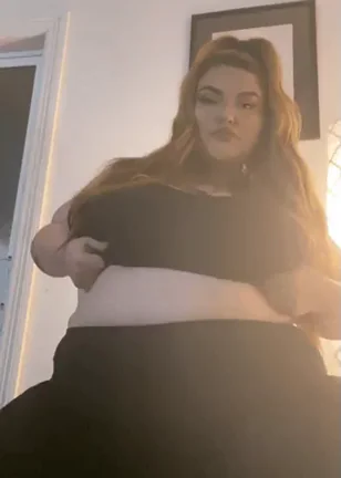 Chubby Slut Shows Off Her Massive Tits 💦🍈🍈