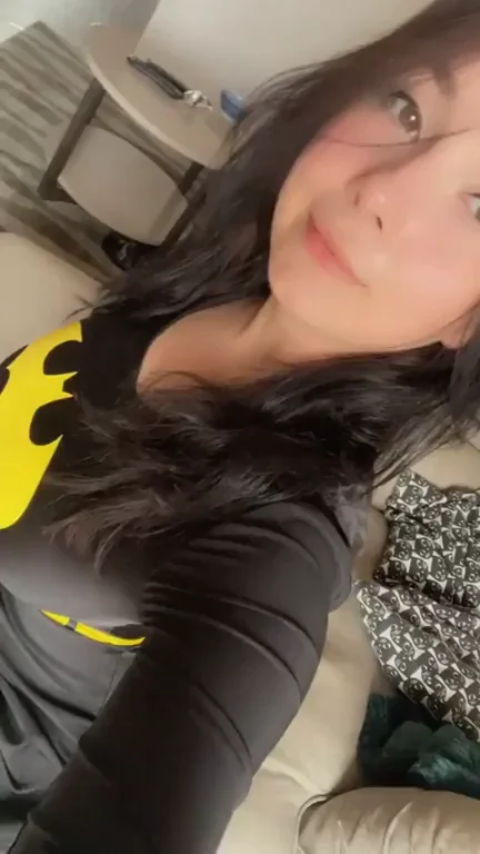 5’0 Batgirl and her supertalent ?