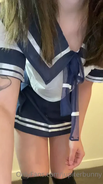 ? Japanese School Girl ? (With Sextape)
