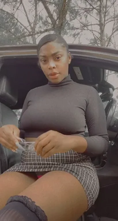 🔥 Hot Chocolate Schoolgirl Slut Flashes Pussy Outdoors in Car 😈