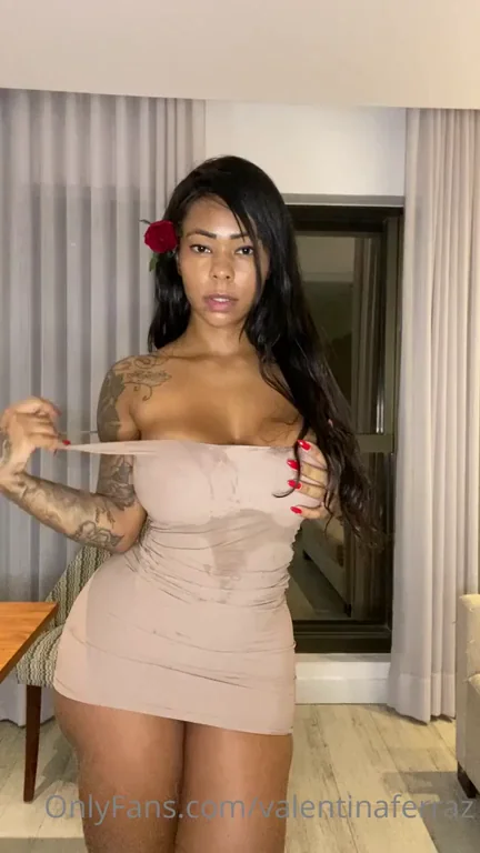 Thick Ebony Babe Teases Titties in Tight Dress 😈🍑🔥