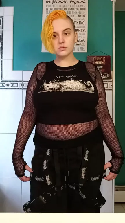 38I goth boob drop