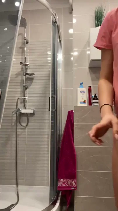 Risk Fucking This 19yo Bubble Butt Slut? 🍑💦🔥