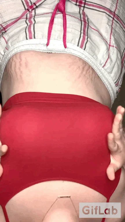 Big juicy titties ?