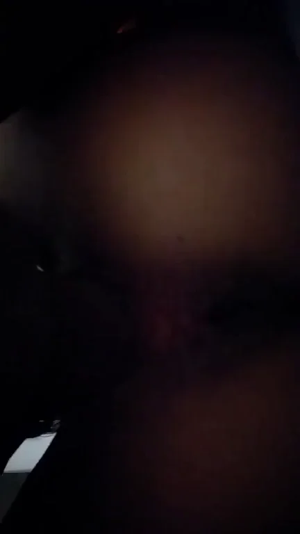 Who wants to fill up my asshole with cum? I want 2 dicks ?