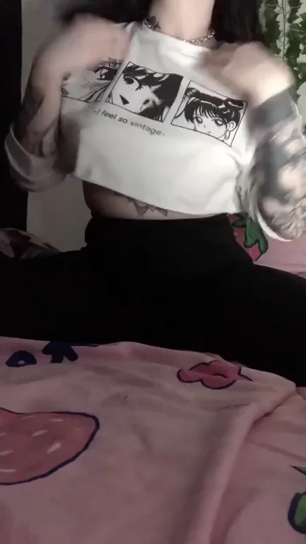 It’s been a long time since I posted here?? I hope you guys still like my lil boobie flash ?
