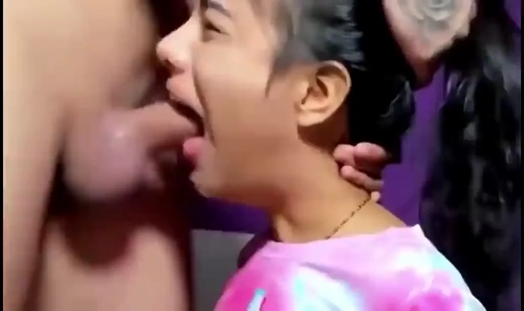 Petite Asian TikTok Slut's Saliva-Drenched Facefuck 💦🍆😩