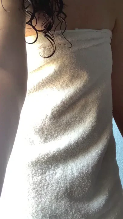 Love Watching Me Tease & Drop My Towel? 😏💦🧖‍♀️