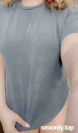 Busty Babe's Tease Lift & Flash 🍈🍈🔥