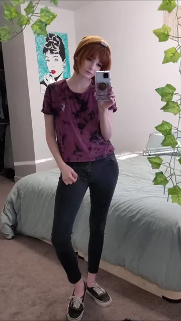 TikTok Slut's Magic Topless Tease