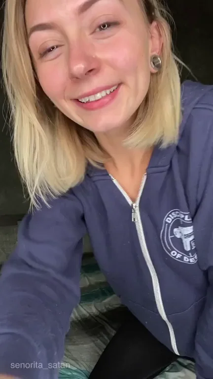 Blonde Babe's Epic Titty Flash Drop 😍🍒💦