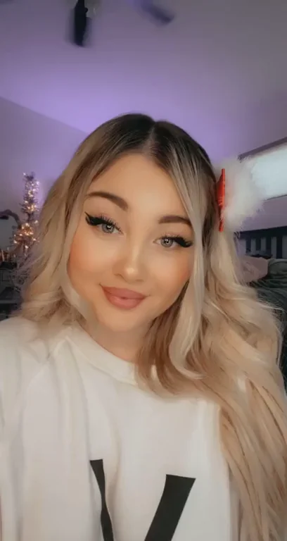 Do you like my ghostie titty drop? ?