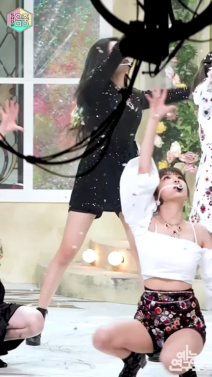 IZ*ONE - Yena (From 2 cams)