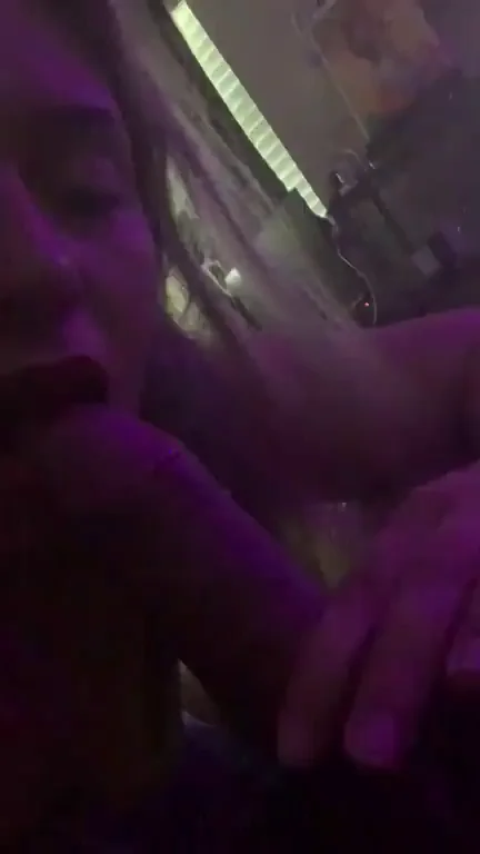 Blowjob by me vampirecherrybomb