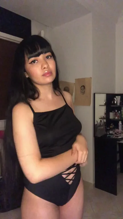 Cute Asian Babe's Massive Tits Tease Dance 💋🔥