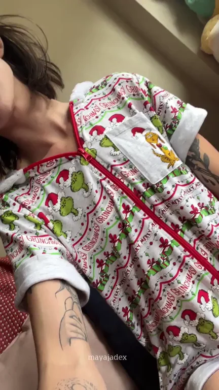 its a cute onesie but its better unzipped