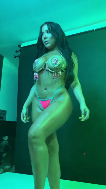 🔥 Mackandcheese's Thick Ebony Slut Teases in Neon Thong Bikini 😈💦