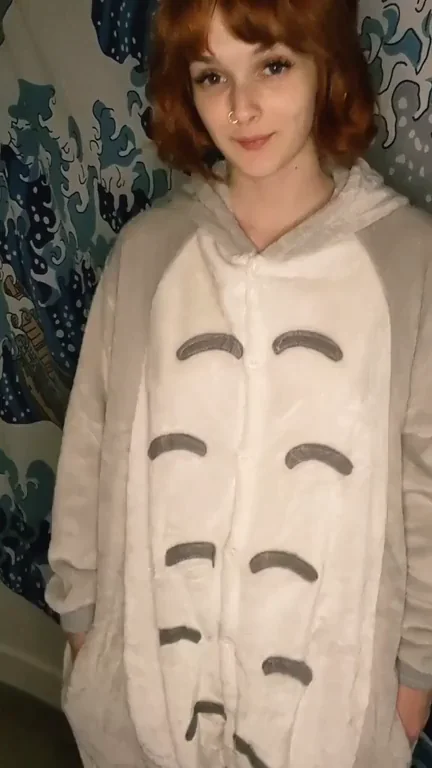 TikTok Teen Sexy Porn GIF ? (More of her free content in the comments)