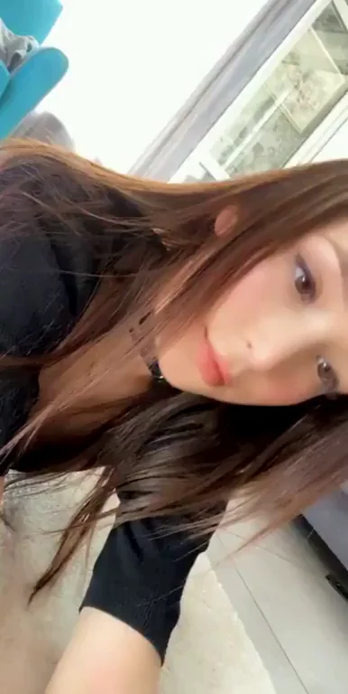 Cute Asian Babe's Juicy Ass Tease 🍑😈