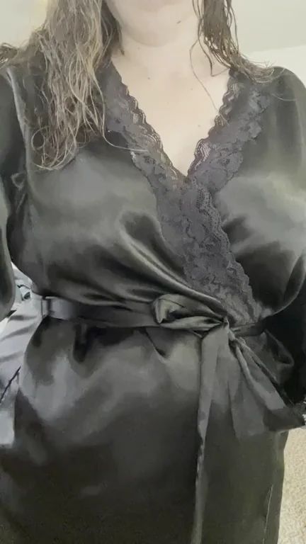 Morning Wood Wakeup: F41 Chubby Babe Teases in Silk Robe 😈💦