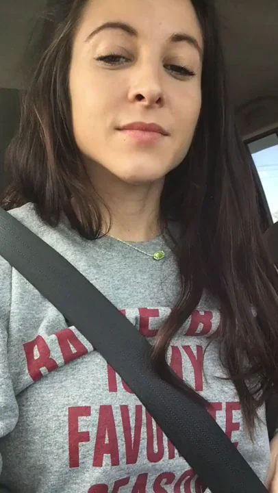 Average Mom's Car Tit Flash! 🔥🍒 [32F]