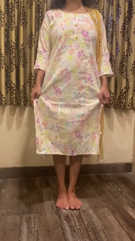 Hot Indian Babe's First Sub Post: Teasing Lift & Nude Flash 😍🔥 [OC]