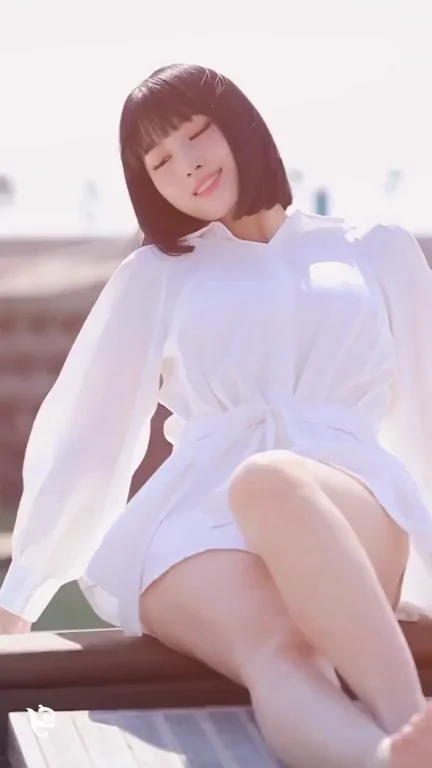 TWICE - Momo