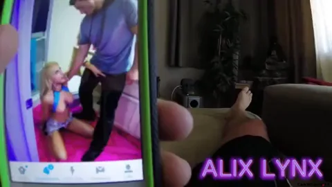 Stepdaddy Catches Alix Lynxx's Naughty Pics & Tricks Her Tight Pussy 😈📱💦