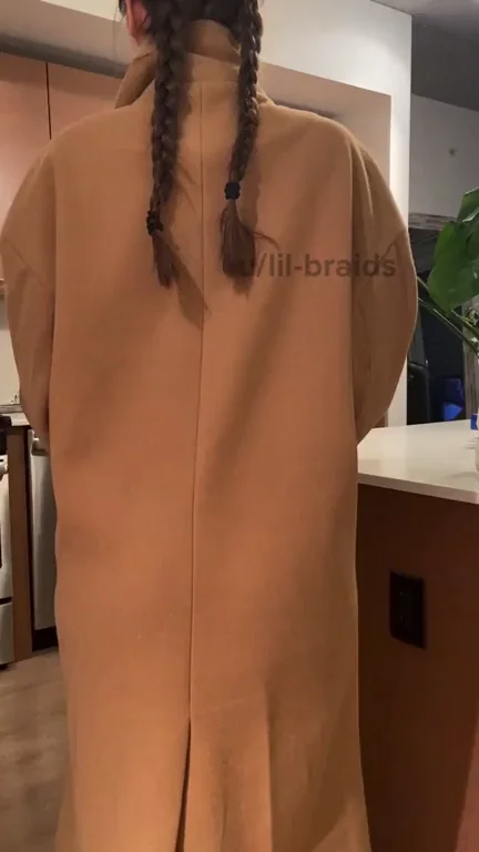Young Babe's Coat Tease Drop 💦🔥 Free Album in Comments!