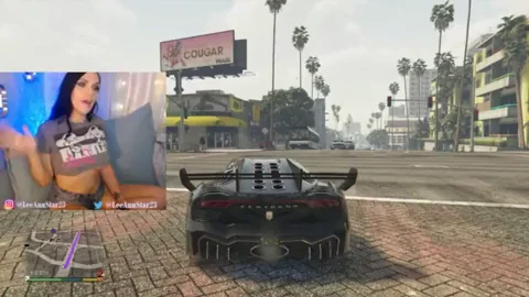 Hot Teen Shows Tits While Play GTA While Running People Over (Grand Theft Auto)