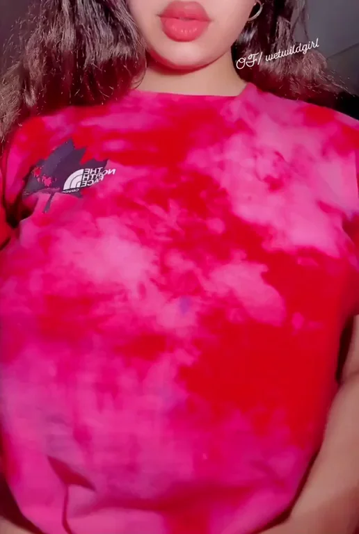 Pouty Plump Lips & Massive Titty Drop Bombshell