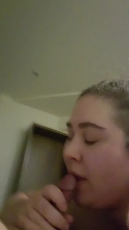 A lesbian who's great at sucking girl dick ?
