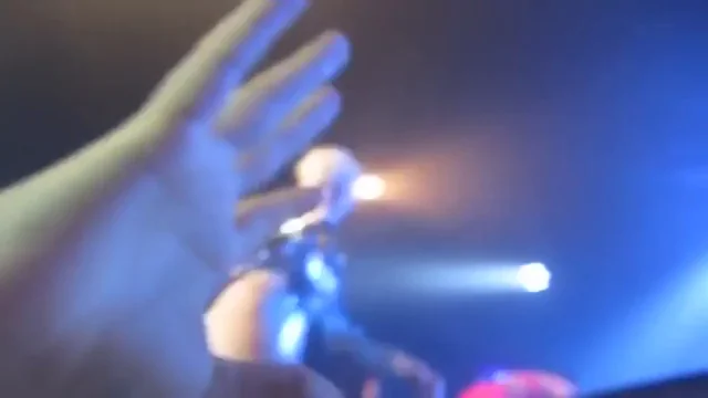 Miley Cyrus' Pussy & Tits Rubbed Wild by Horny Fans 😈🍑💦