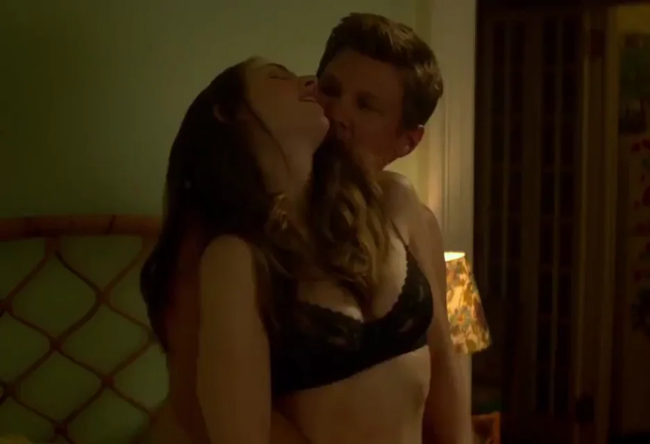 Alison Brie Having Her Pussy Rubbed In Sleeping With Other People