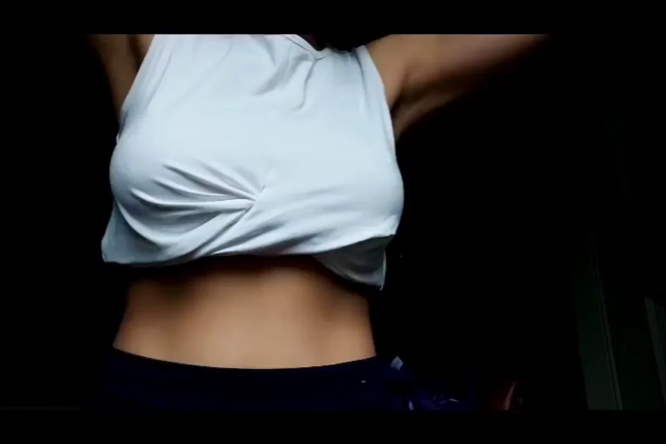 Underboob