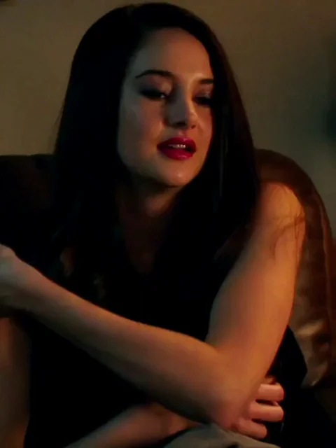 Shailene Woodley - White Bird in a Blizzard (2014)