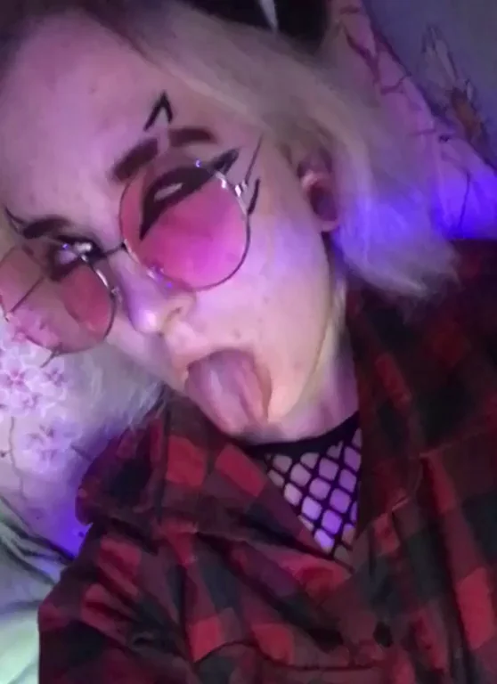 Cute Alt GF's Ahegao Deepthroat Tease 😻🍆💦