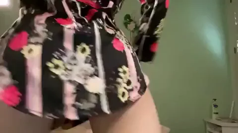 Does this dress make my butt look big??
