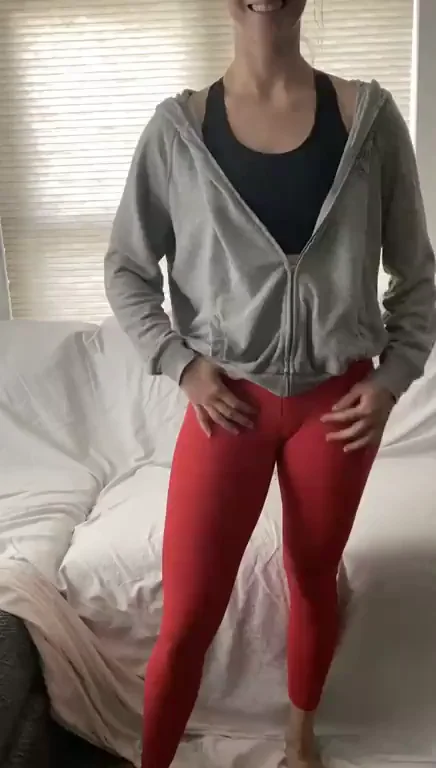 Post-Workout Yoga Pant Tease 😈💦