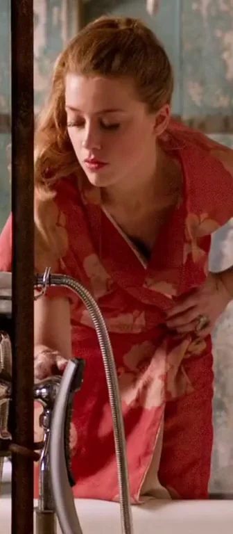 Amber Heard sexy butt and back